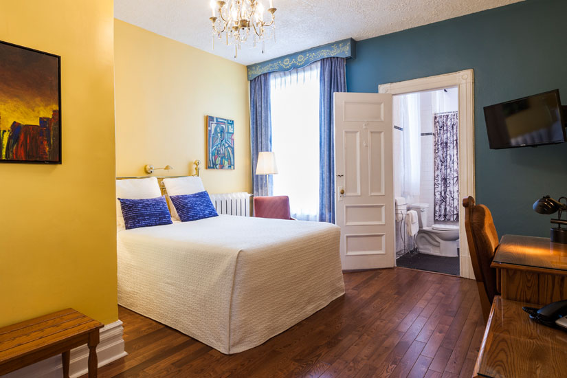 Chambre confort, lit queen