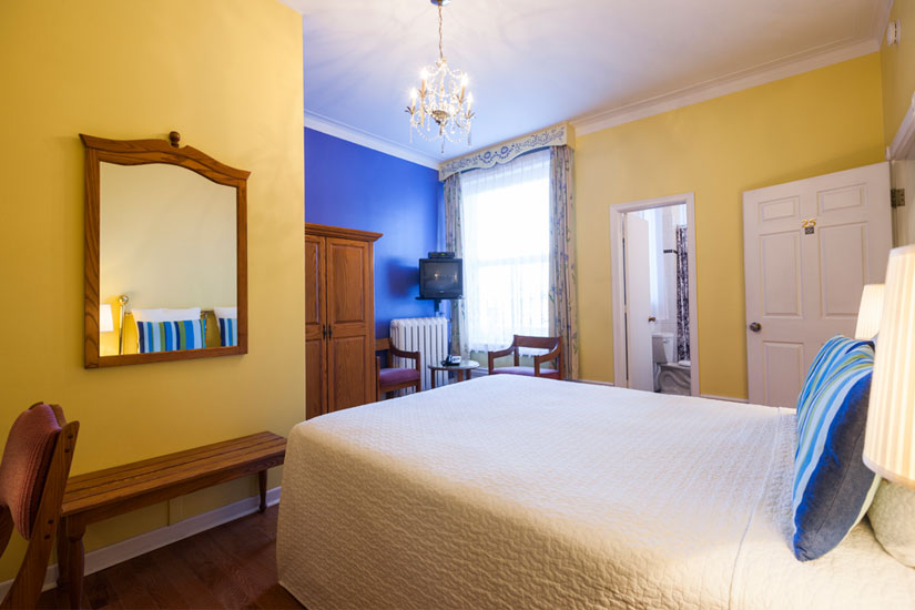 Chambre confort, lit queen