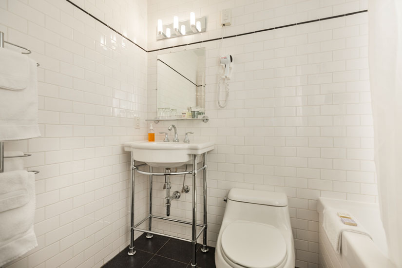 Chambre confort, salle de bain